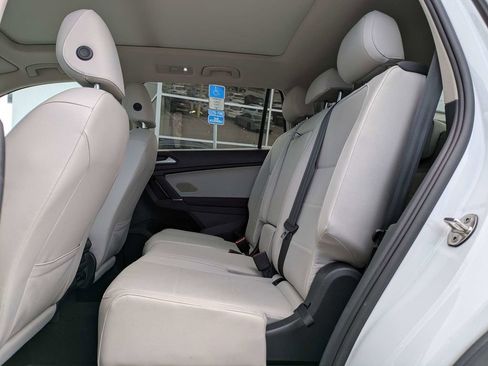 Certified 2020 Volkswagen Tiguan SE w/ Panoramic Sunroof Package image 16