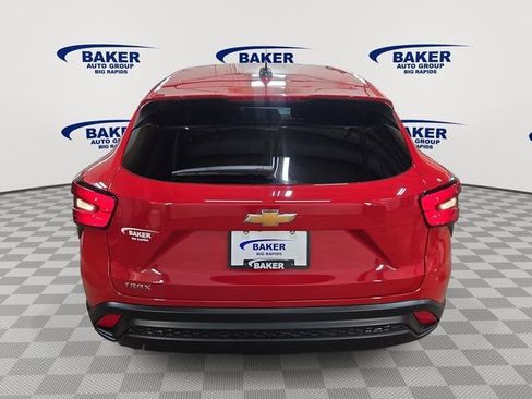 New 2026 Chevrolet Trax LS w/ LS Convenience Package FWD image 4