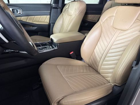 Used 2024 Kia Sorento SX Prestige w/ Olive Brown Leather Package image 11