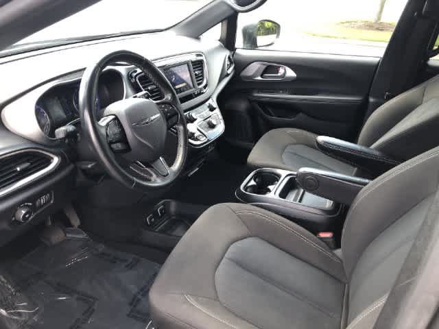 Certified 2020 Chrysler Pacifica Touring w/ S Appearance Package FWD image 11