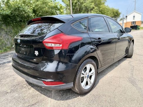 Used 2017 Ford Focus SE FWD image 3