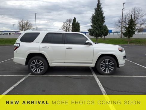 Used 2018 Toyota 4Runner Limited image 3