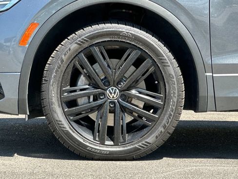 Used 2022 Volkswagen Tiguan SE R-Line AWD/4WD image 27