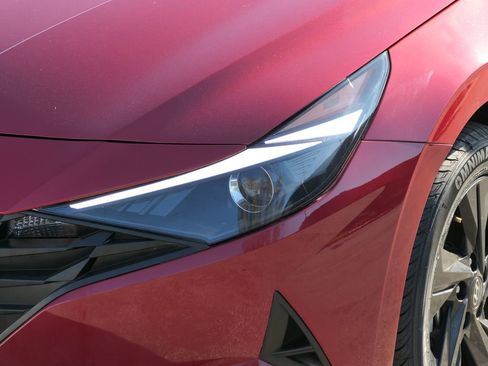 Certified 2023 Hyundai Elantra SEL image 9