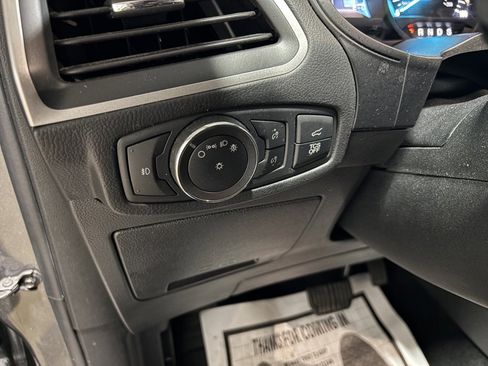 Used 2022 Ford Edge SEL w/ Convenience Package image 14