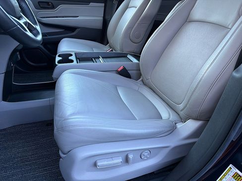 Used 2023 Honda Odyssey EX-L image 10