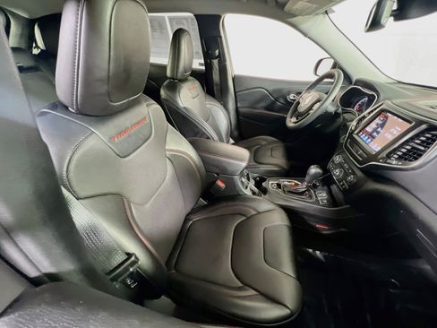 Used 2022 Jeep Cherokee Trailhawk w/ Premium Leather Package AWD/4WD image 26
