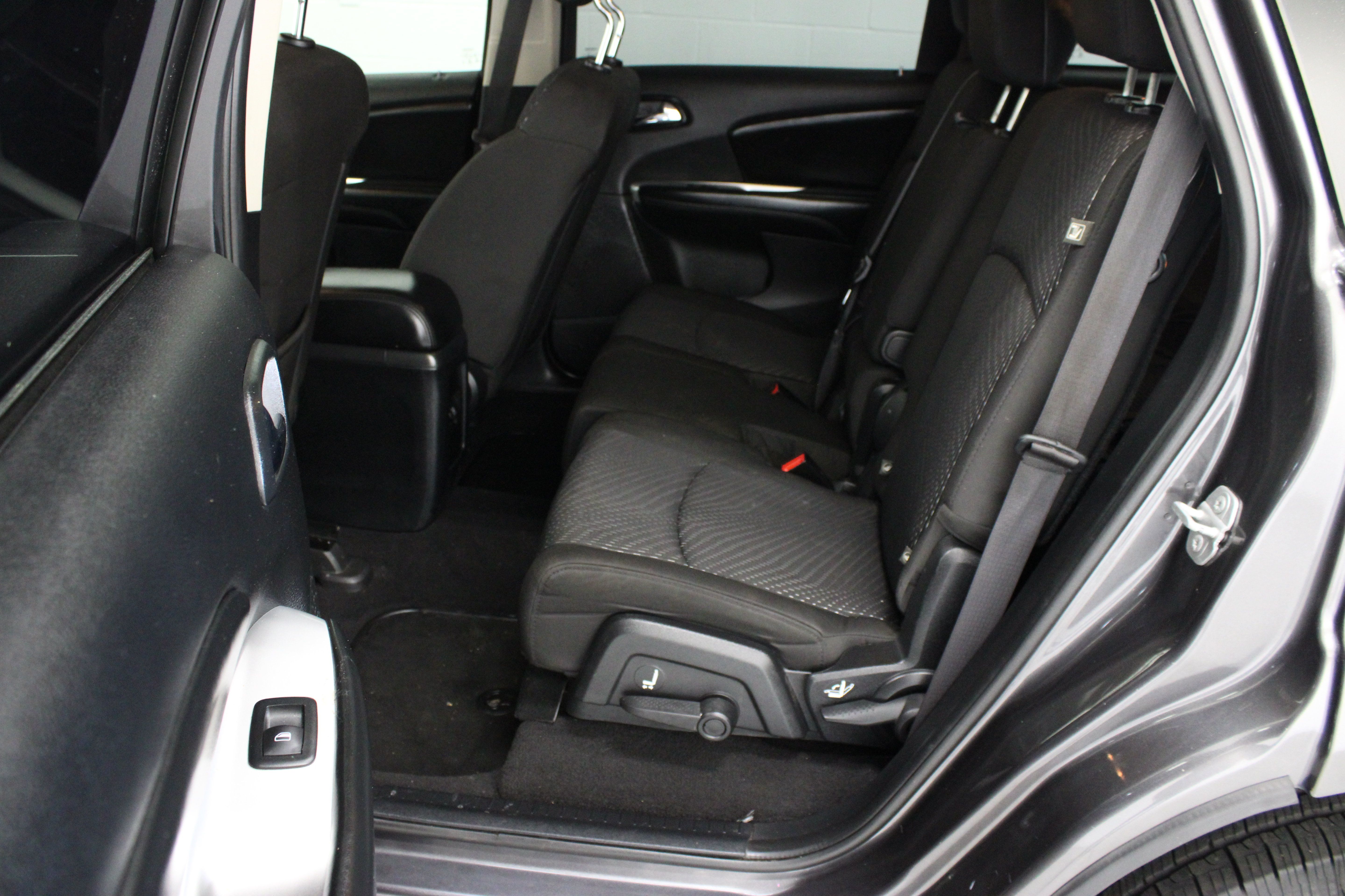 Used 2015 Dodge Journey American Value Package w/ Flexible Seating Group FWD image 24