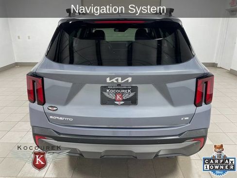 Used 2024 Kia Sorento SX AWD/4WD image 5