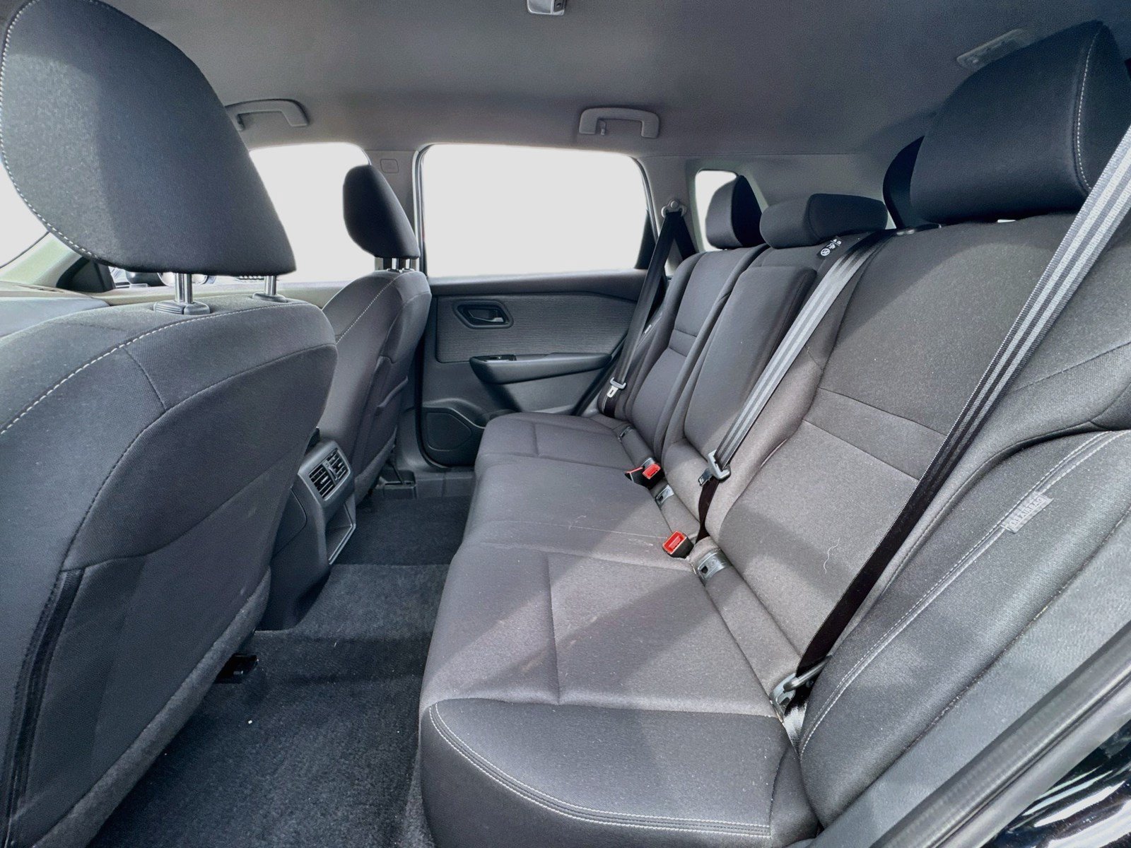 Used 2023 Nissan Rogue S AWD/4WD image 24