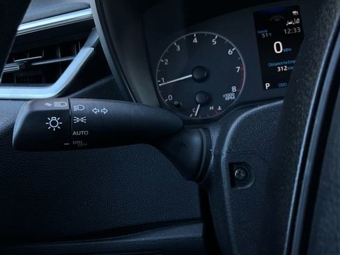 Used 2024 Toyota Corolla LE image 30