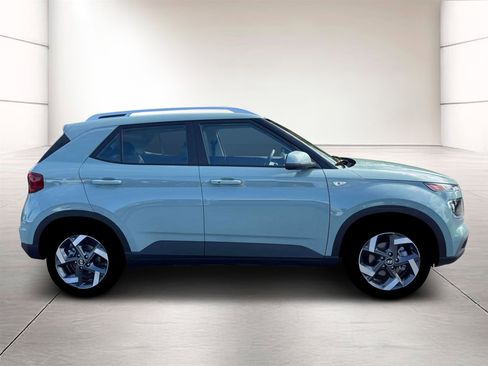 New 2026 Hyundai Venue SEL image 9