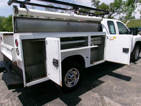 Used 2012 Chevrolet Silverado 2500 W/T AWD/4WD image 6