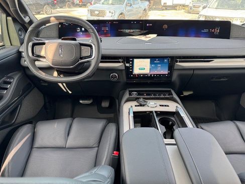 New 2025 Lincoln Navigator Reserve w/ Jet Appearance Package image 14