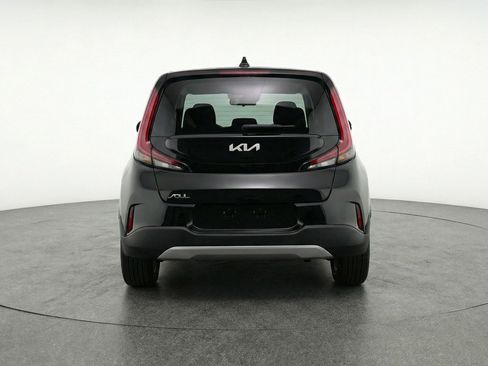 Used 2025 Kia Soul LX w/ LX Technology Package FWD image 7