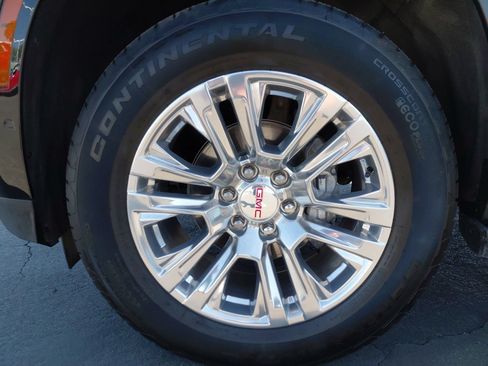 Used 2025 GMC Yukon Denali AWD/4WD image 10
