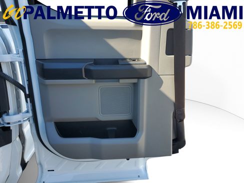 Used 2022 Ford F250 XL w/ Power Equipment Group image 12