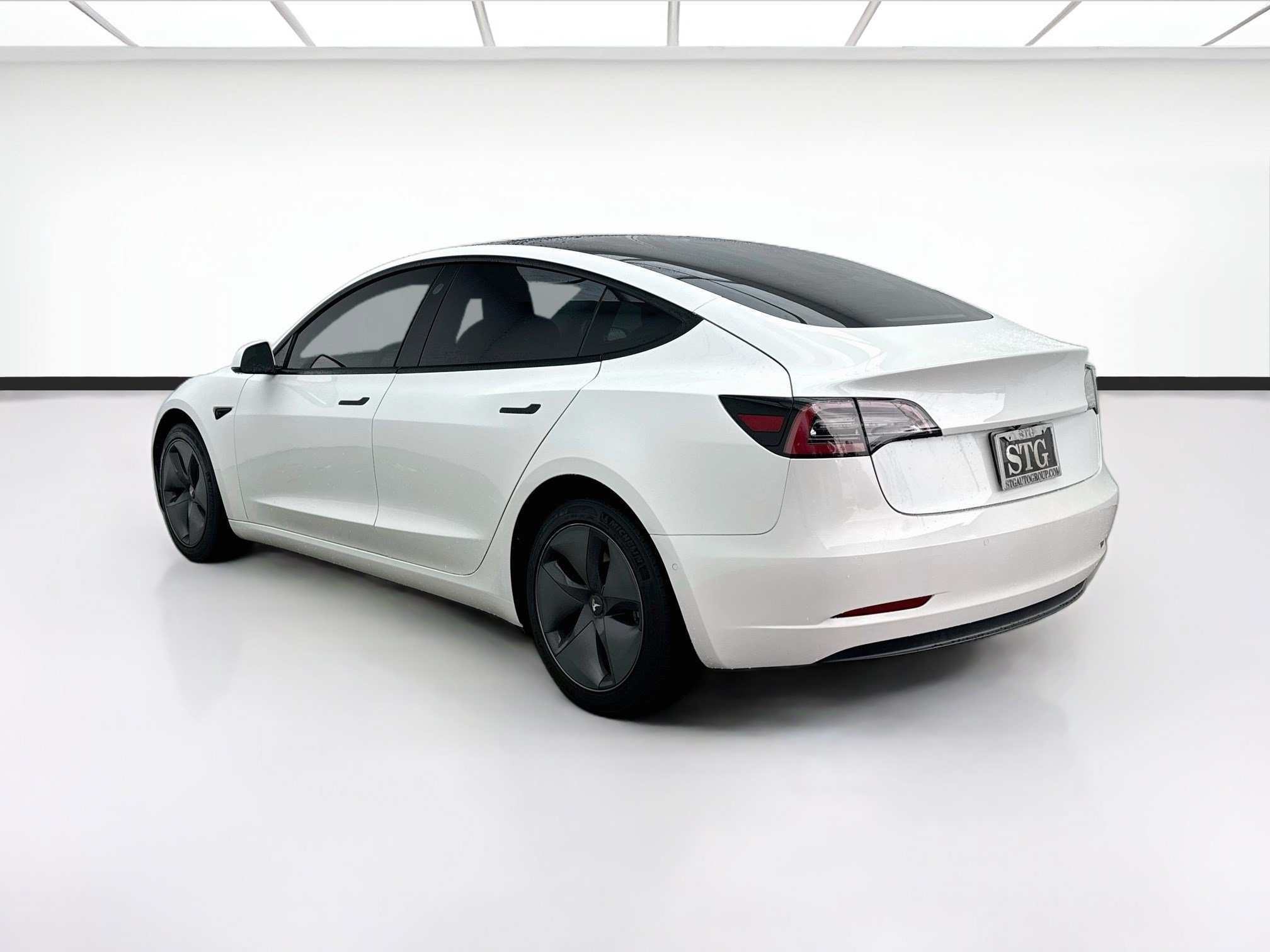 Used 2021 Tesla Model 3 Standard Range Plus RWD image 6