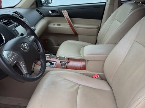 Used 2010 Toyota Highlander Limited image 6