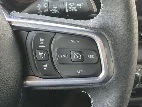 Certified 2025 Jeep Wrangler Unlimited Sahara AWD/4WD image 30