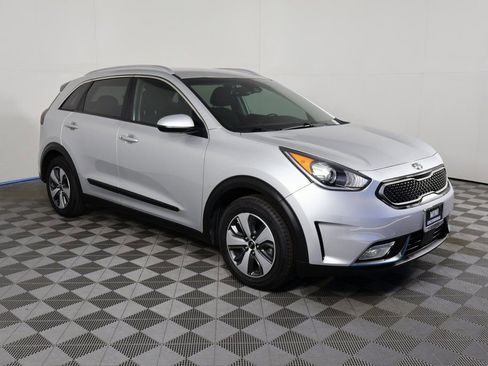 Used 2018 Kia Niro LX image 3
