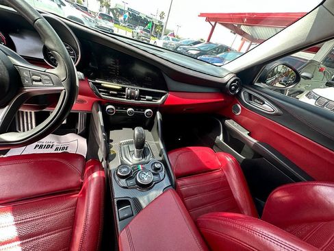 Used 2019 Alfa Romeo Giulia Ti Sport w/ Quick Order Package 22S Sport AWD/4WD image 6
