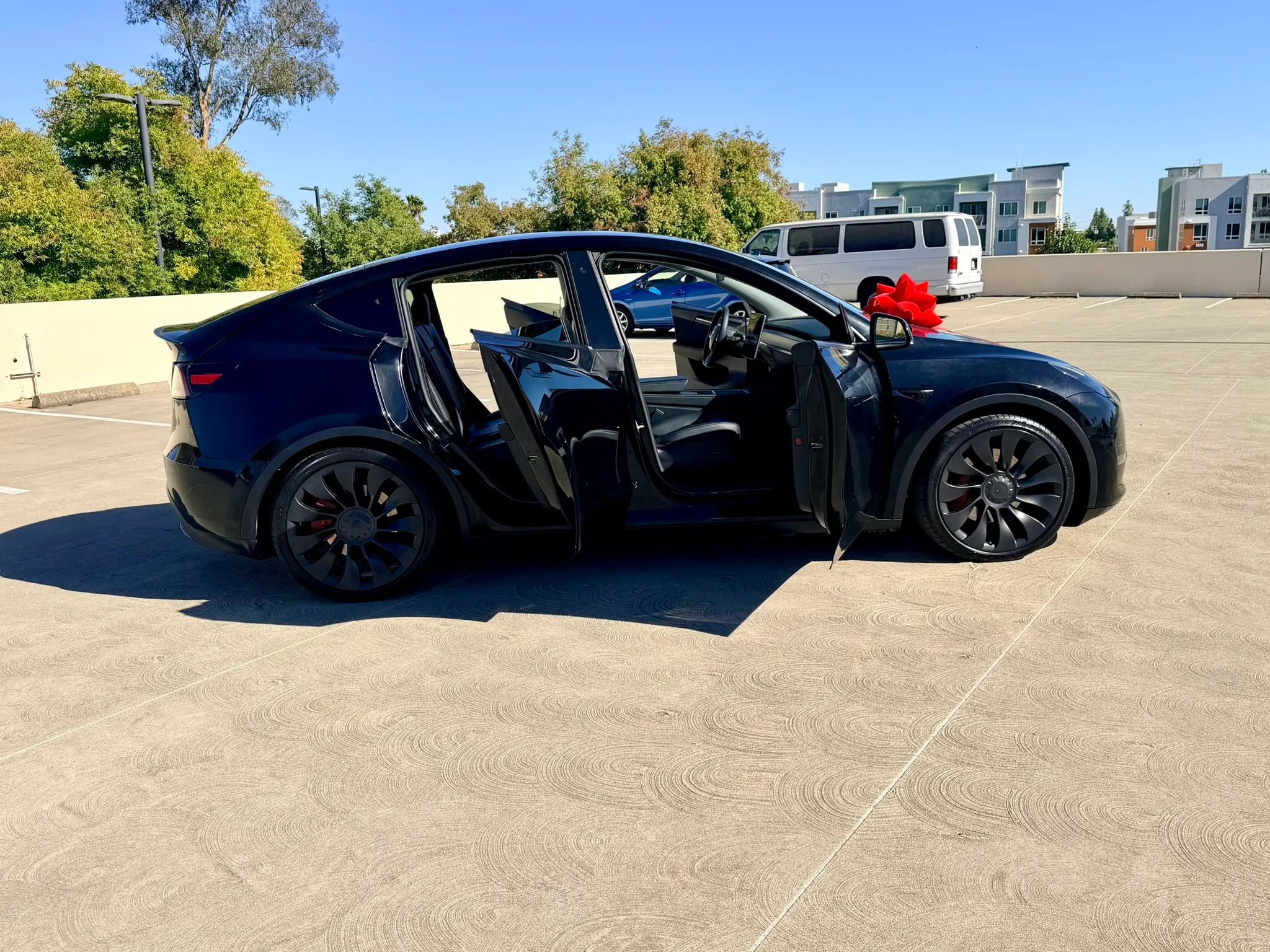 Used 2023 Tesla Model Y Long Range AWD/4WD image 41