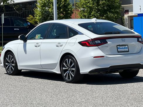Certified 2023 Honda Civic EX-L image 3