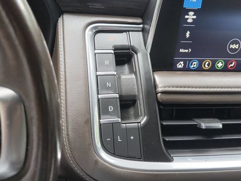 Used 2021 Chevrolet Suburban LT RWD image 23