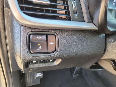 Used 2020 Kia Optima S image 21