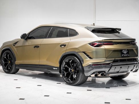 Used 2024 Lamborghini Urus Performante AWD/4WD image 7