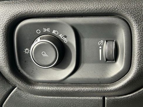 Used 2022 RAM 3500 Tradesman w/ Chrome Appearance Group image 28