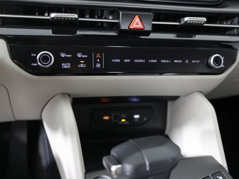 Certified 2026 Kia Sportage EX w/ EX Panorama Roof Package image 16