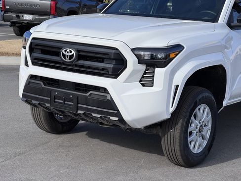 Used 2025 Toyota Tacoma SR image 29