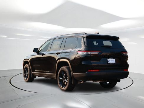 New 2025 Jeep Grand Cherokee L Altitude image 2