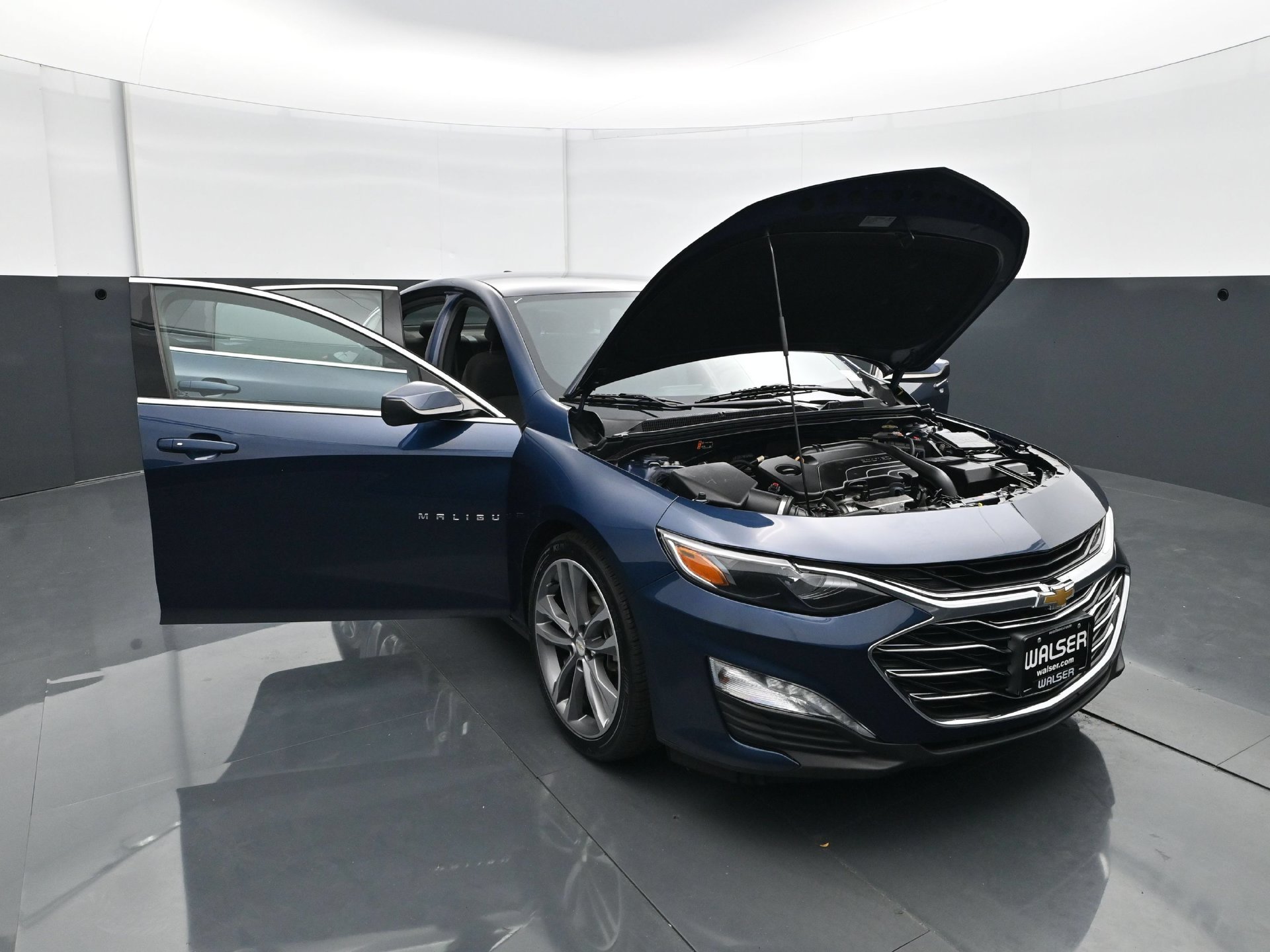 Used 2021 Chevrolet Malibu LT FWD image 37