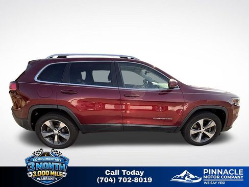 Used 2019 Jeep Cherokee Limited AWD/4WD image 3