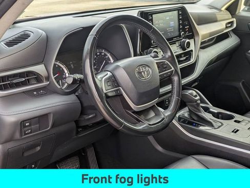 Used 2022 Toyota Highlander XLE image 14