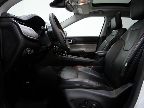 Used 2022 Jeep Compass Latitude w/ Sun and Sound Group image 13