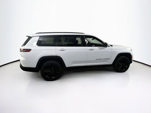Used 2023 Jeep Grand Cherokee L Limited w/ Black Appearance Package image 4