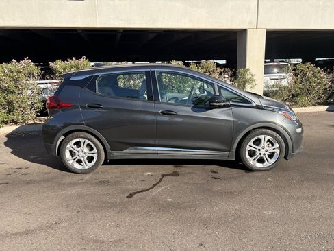 Used 2020 Chevrolet Bolt LT image 3