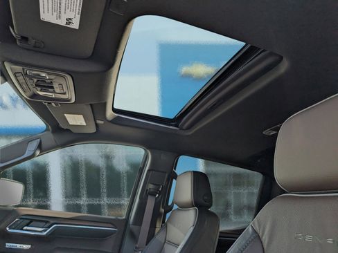 New 2026 GMC Sierra 1500 Denali w/ Denali Reserve Package image 18