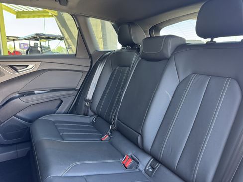 Used 2022 Audi Q4 e-tron Premium Plus w/ Premium Plus image 40