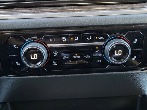 Used 2024 Chevrolet Silverado 1500 LT Trail Boss w/ Protection Package image 15