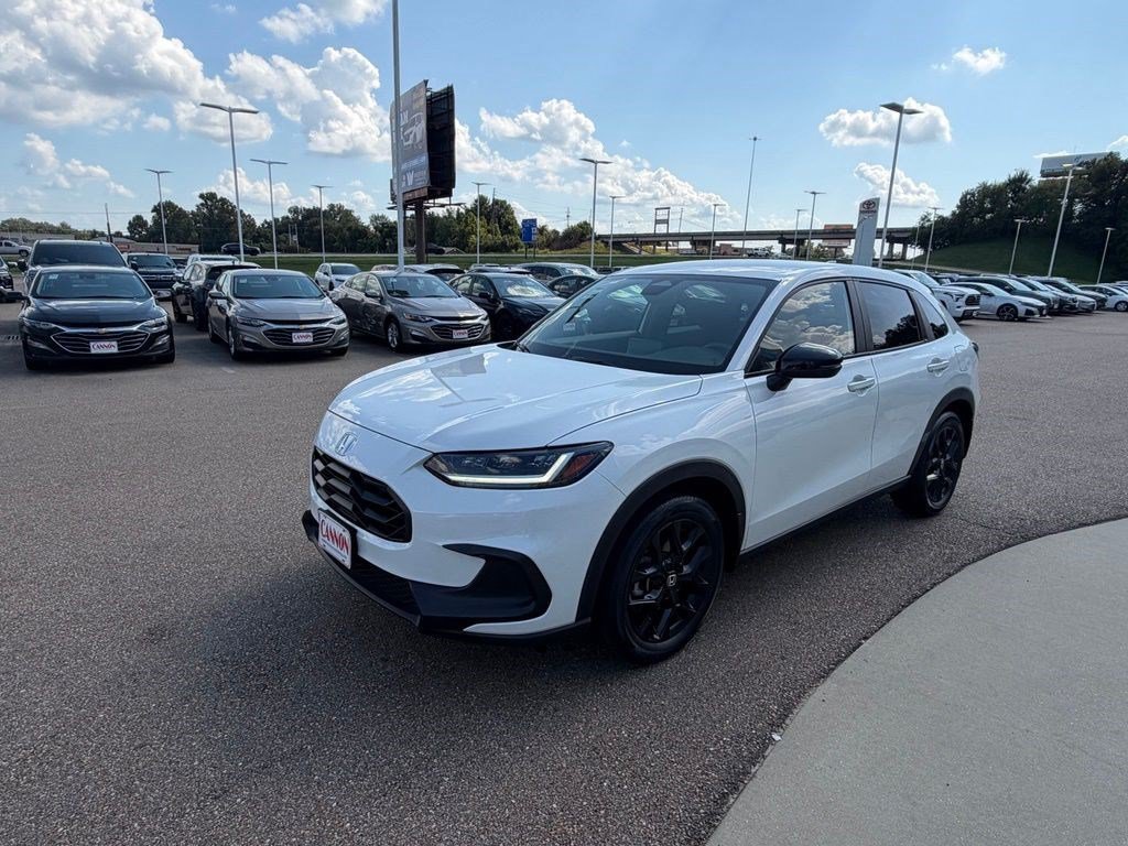 Certified 2024 Honda HR-V Sport image 1