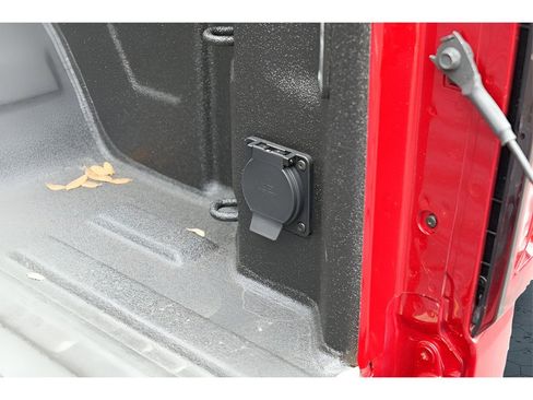 New 2026 GMC Sierra 1500 SLT image 29