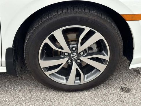 Used 2023 Honda Odyssey Touring image 9
