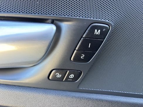 Used 2024 Volvo XC60 B5 Plus image 20