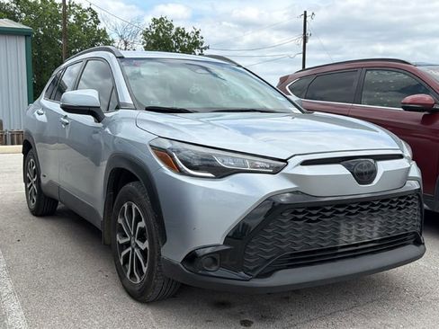 Used 2023 Toyota Corolla Cross AWD Hybrid image 3