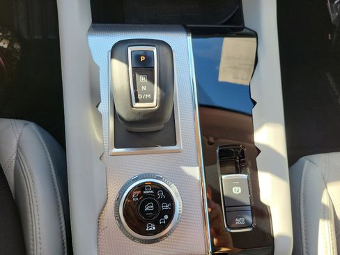 Used 2022 Mitsubishi Outlander SEL image 37